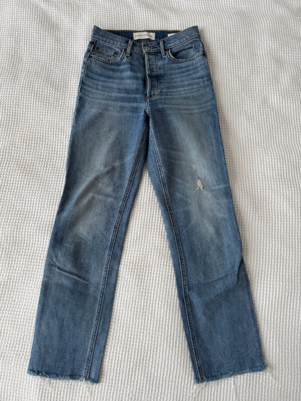 Aritzia Denim Forum Arlo High Rise Straight Jean Size 25